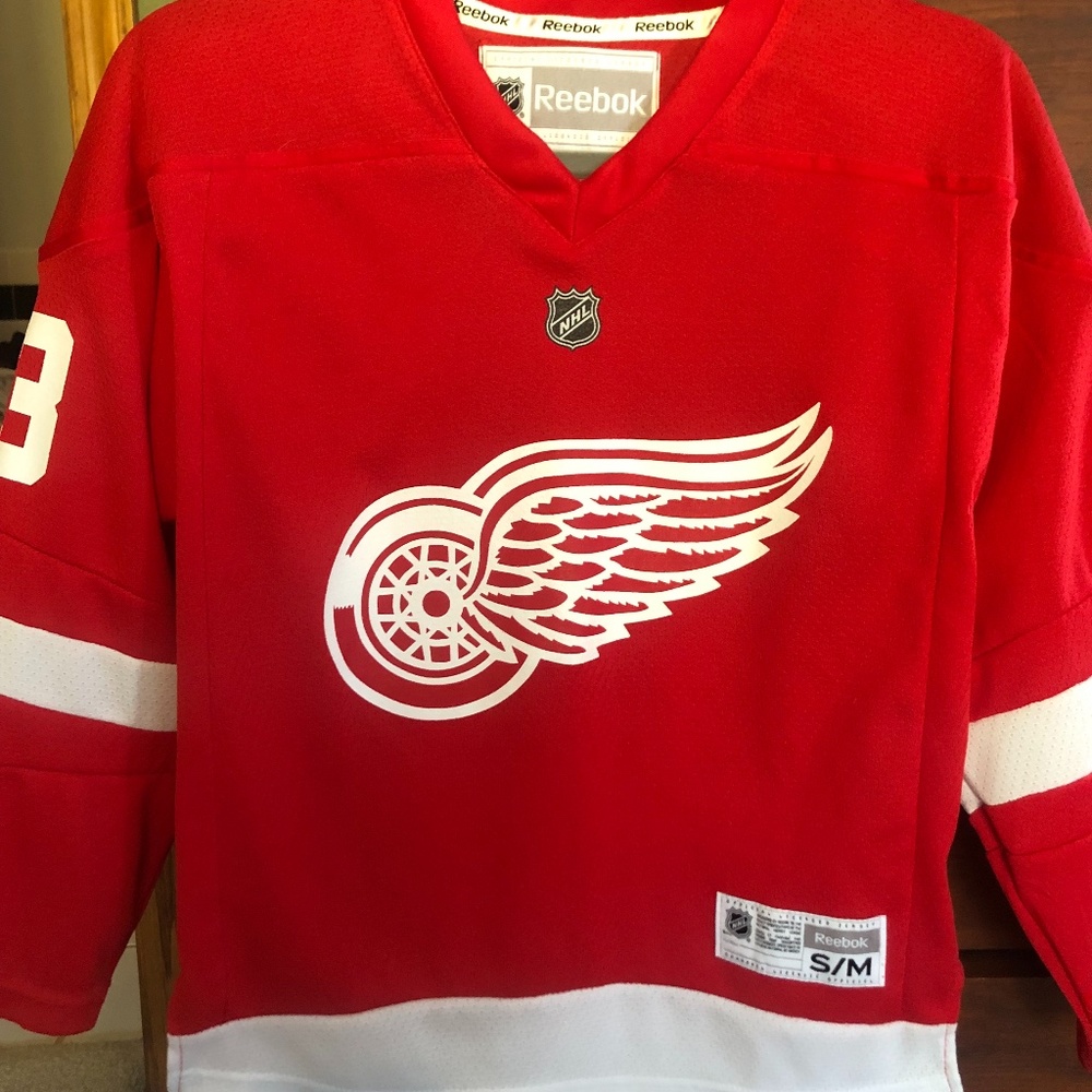 BNW/OT Youth NHL Redwings jersey, #13 Datsyuk